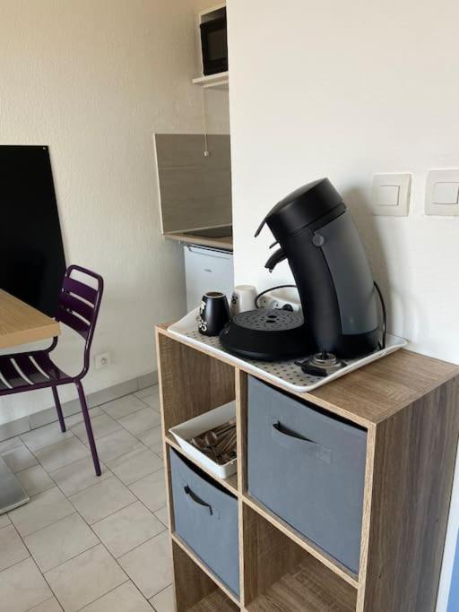 Studio Clim Parking Dhuoda Nîmes Exteriör bild